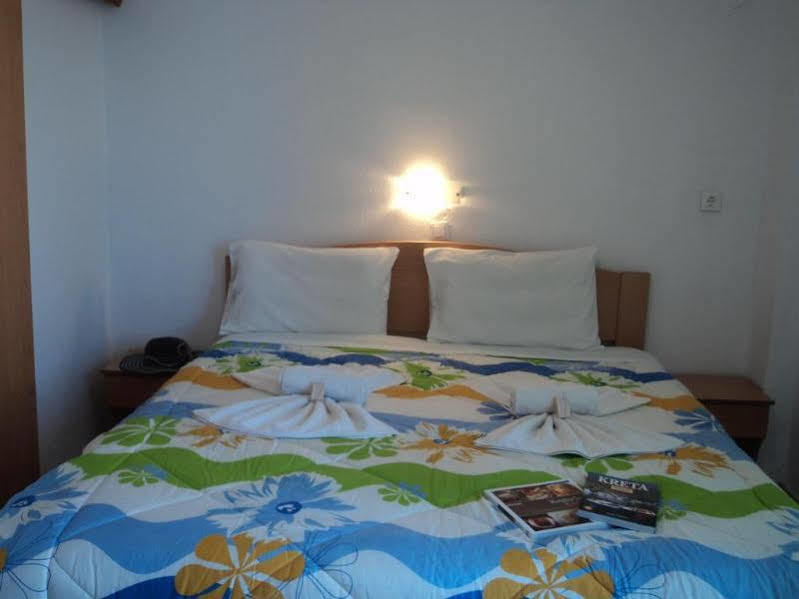 Madares Hotel ลูโตร ภายนอก รูปภาพ