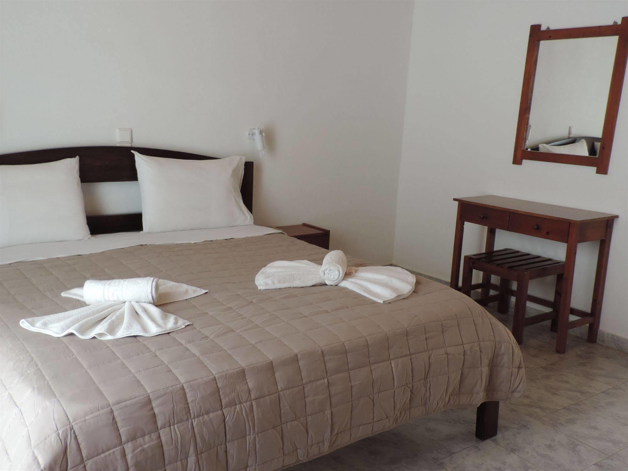 Madares Hotel ลูโตร ภายนอก รูปภาพ